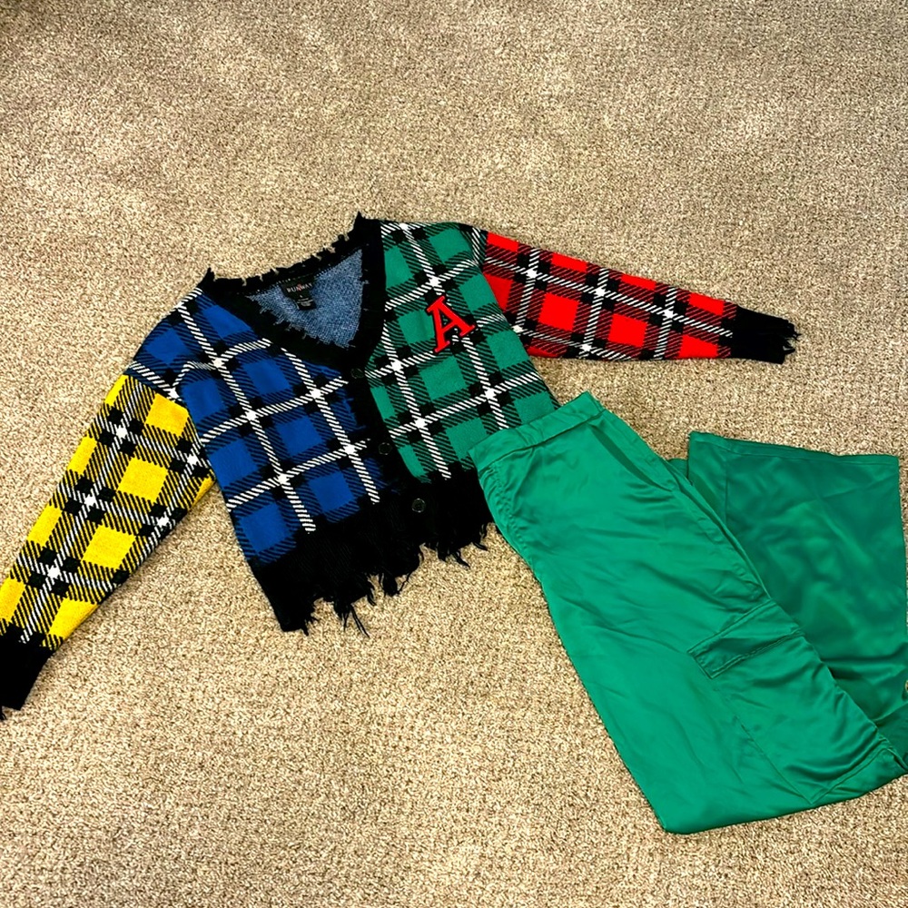Stylish multicolor cardigan w/ satin flare casual pants
